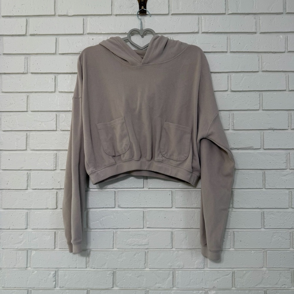 Mono B Ribbed Cropped Hoodie – Women’s Large
